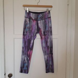 Beyond Yoga Lux Foxing  3/4 Leggings Size S Purple Pink Grey Abstract